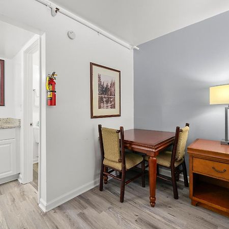 Budgetel Inn And Suites Lodge West 외부 사진