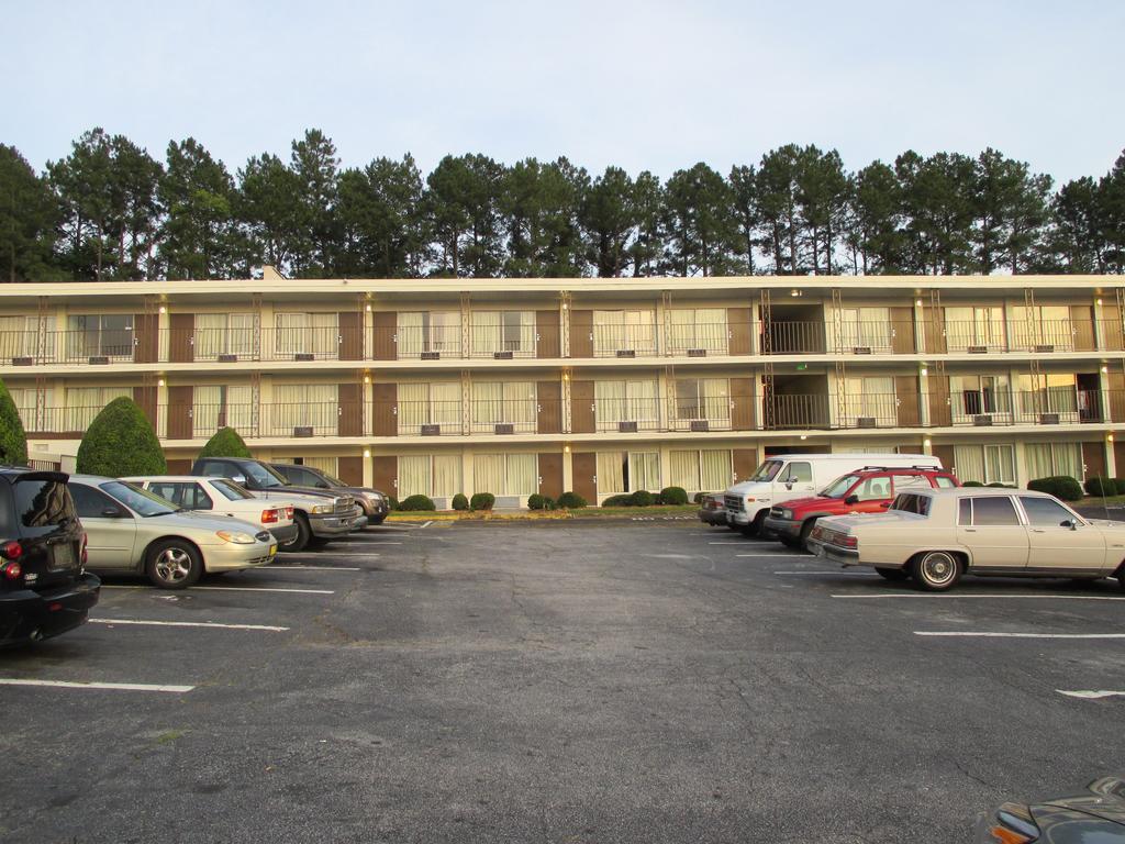 Budgetel Inn And Suites Lodge West 외부 사진