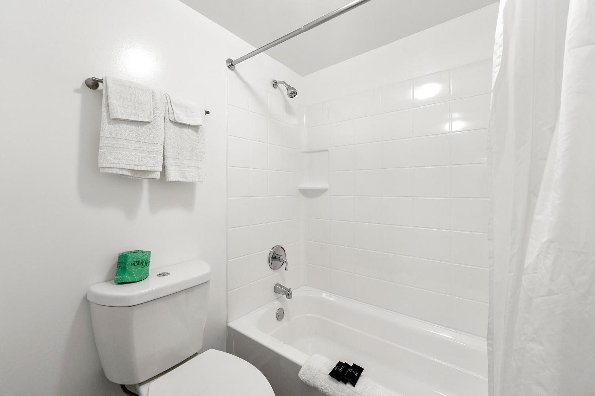 Budgetel Inn And Suites Lodge West 외부 사진