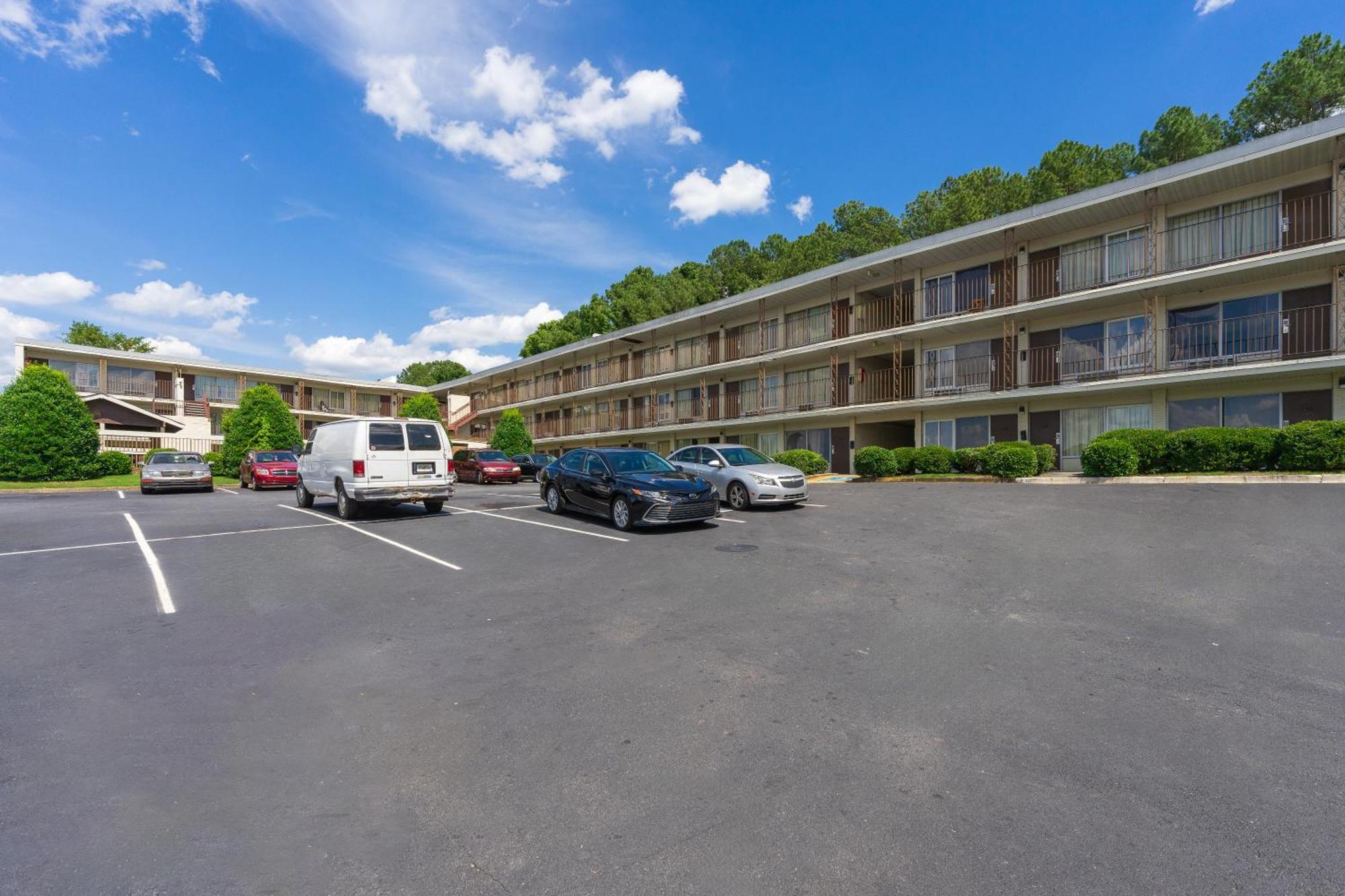 Budgetel Inn And Suites Lodge West 외부 사진