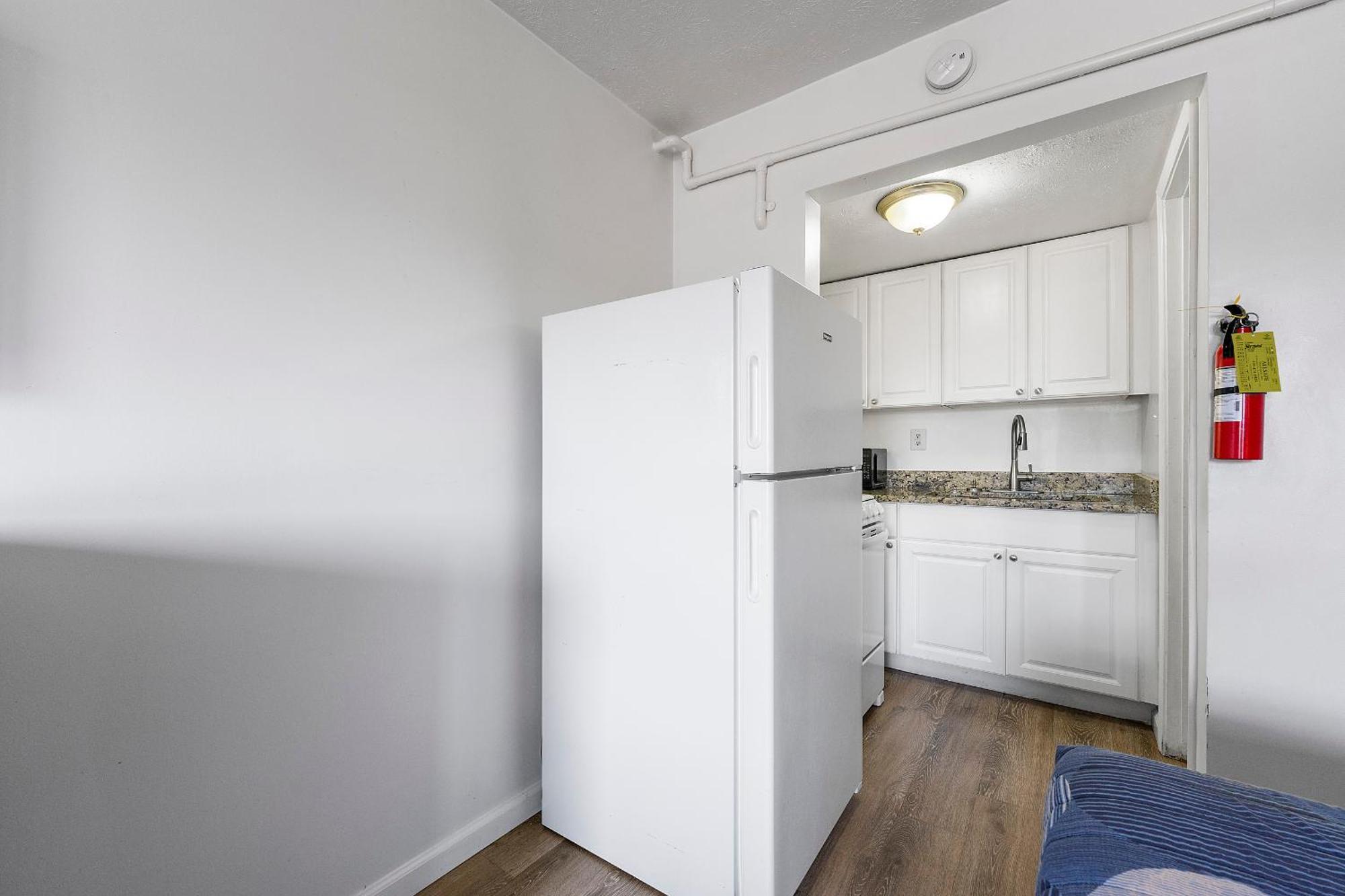 Budgetel Inn And Suites Lodge West 외부 사진