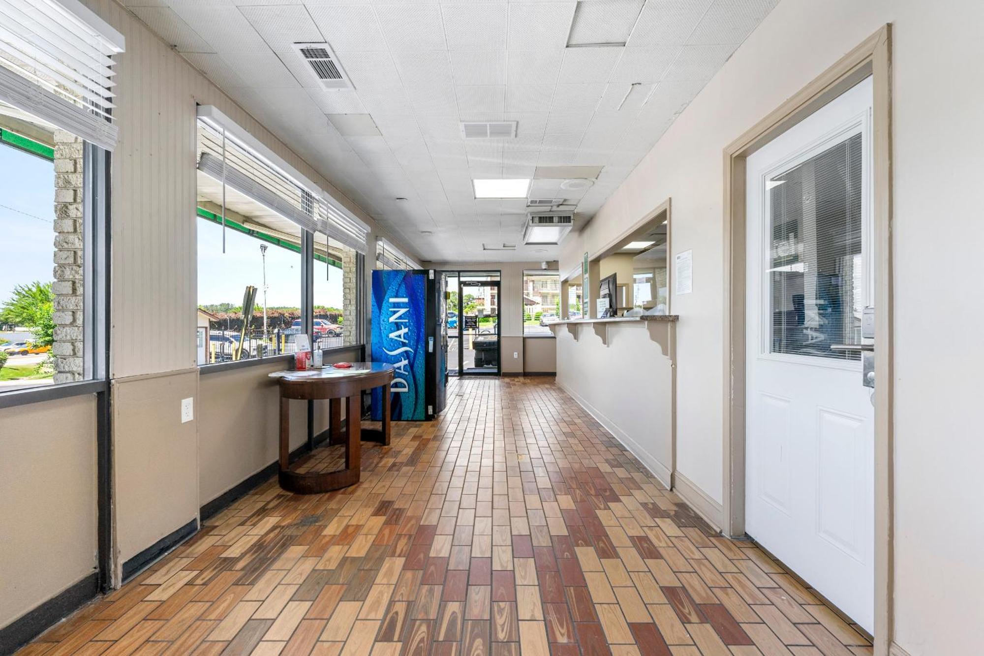 Budgetel Inn And Suites Lodge West 외부 사진