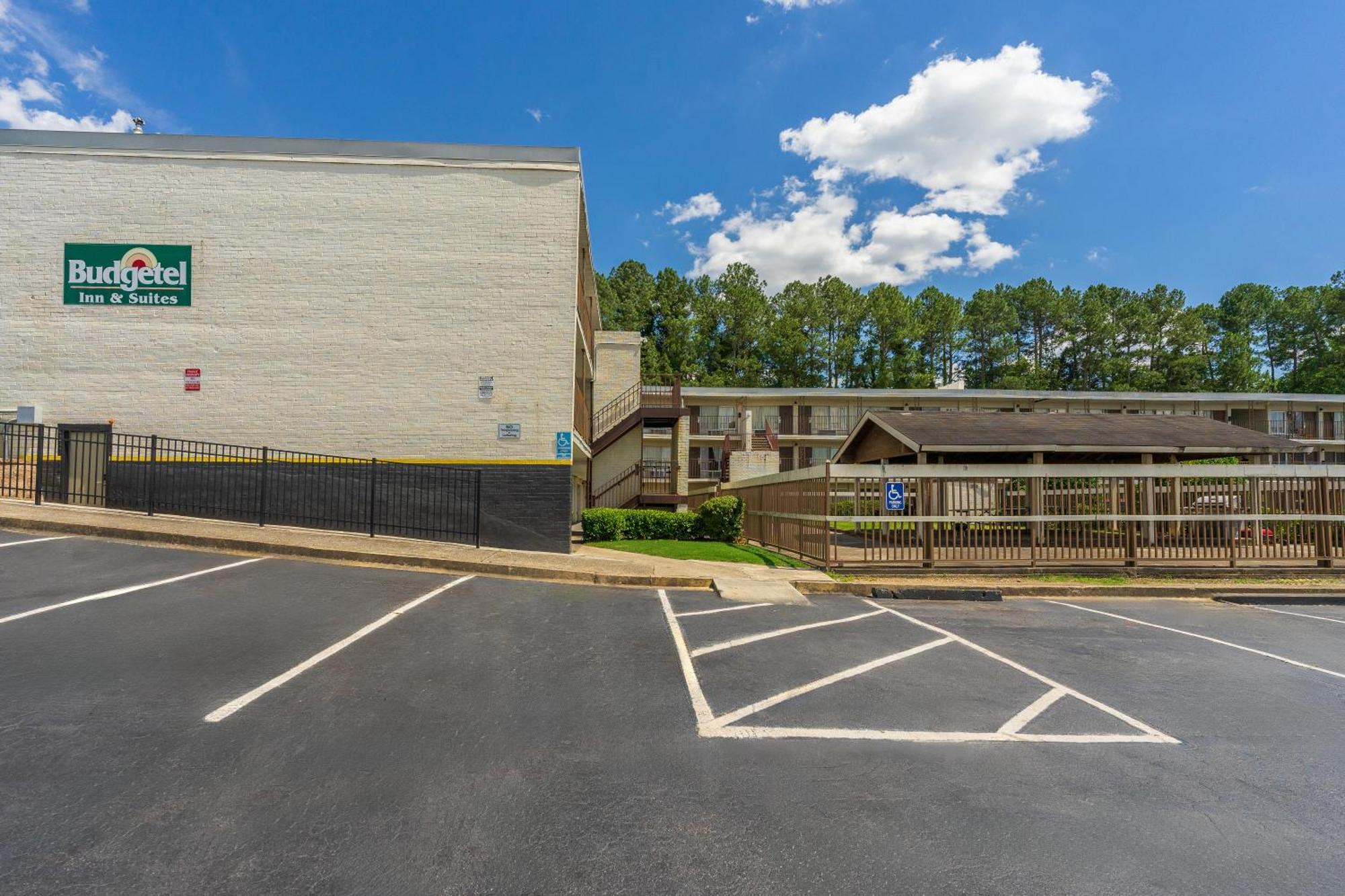 Budgetel Inn And Suites Lodge West 외부 사진