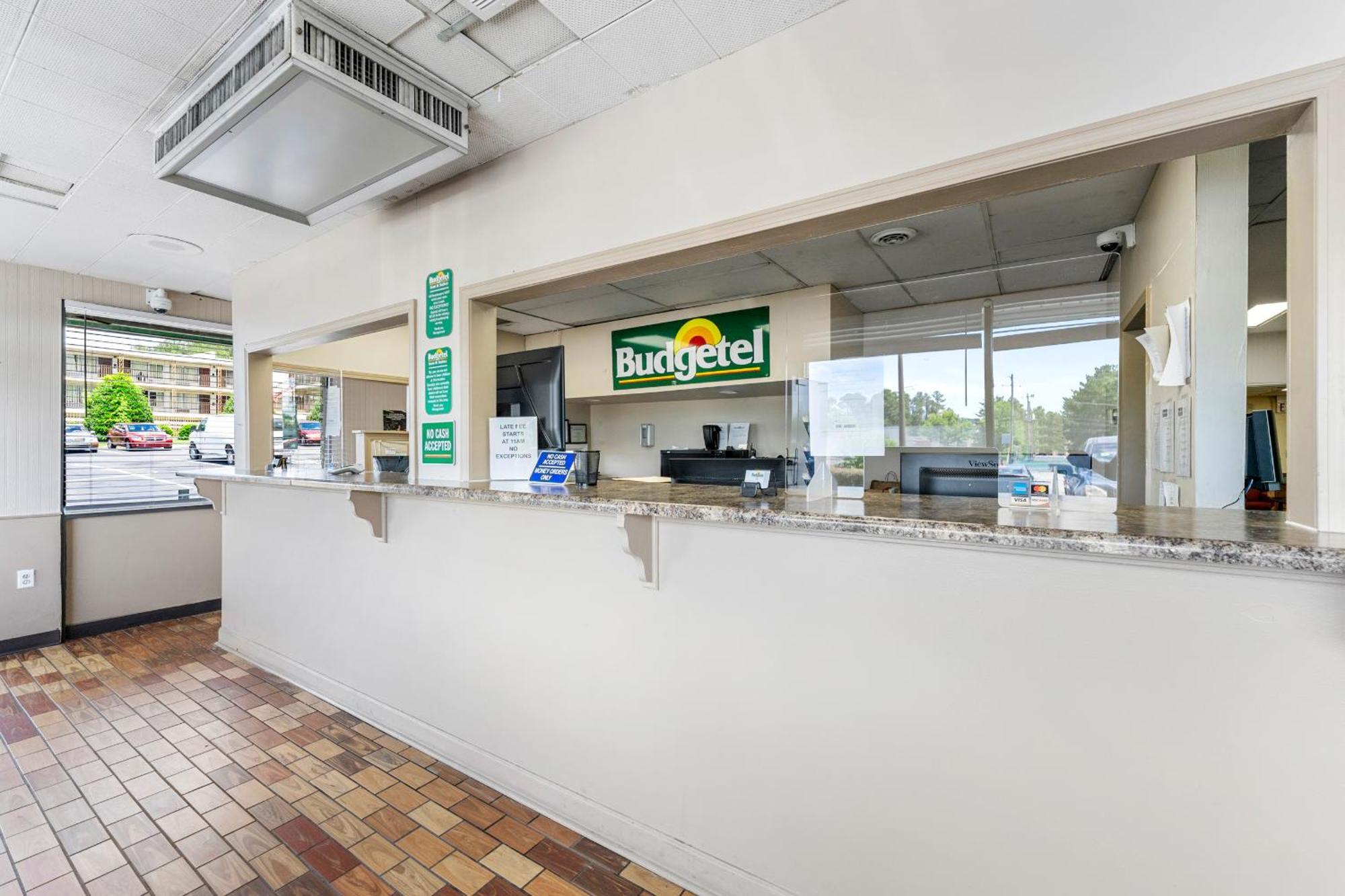 Budgetel Inn And Suites Lodge West 외부 사진