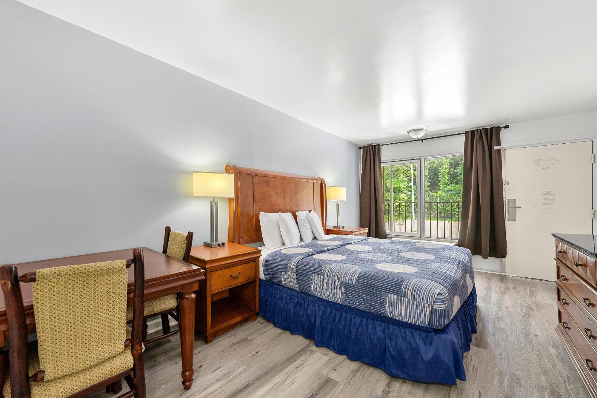 Budgetel Inn And Suites Lodge West 외부 사진
