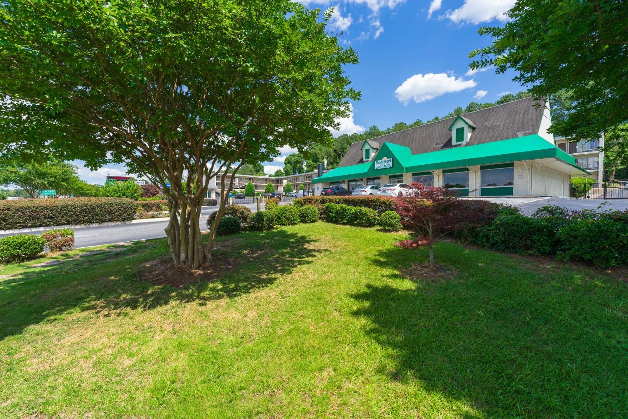 Budgetel Inn And Suites Lodge West 외부 사진